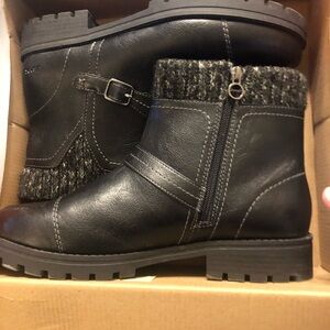 Stylish Black Winter Boots for Women